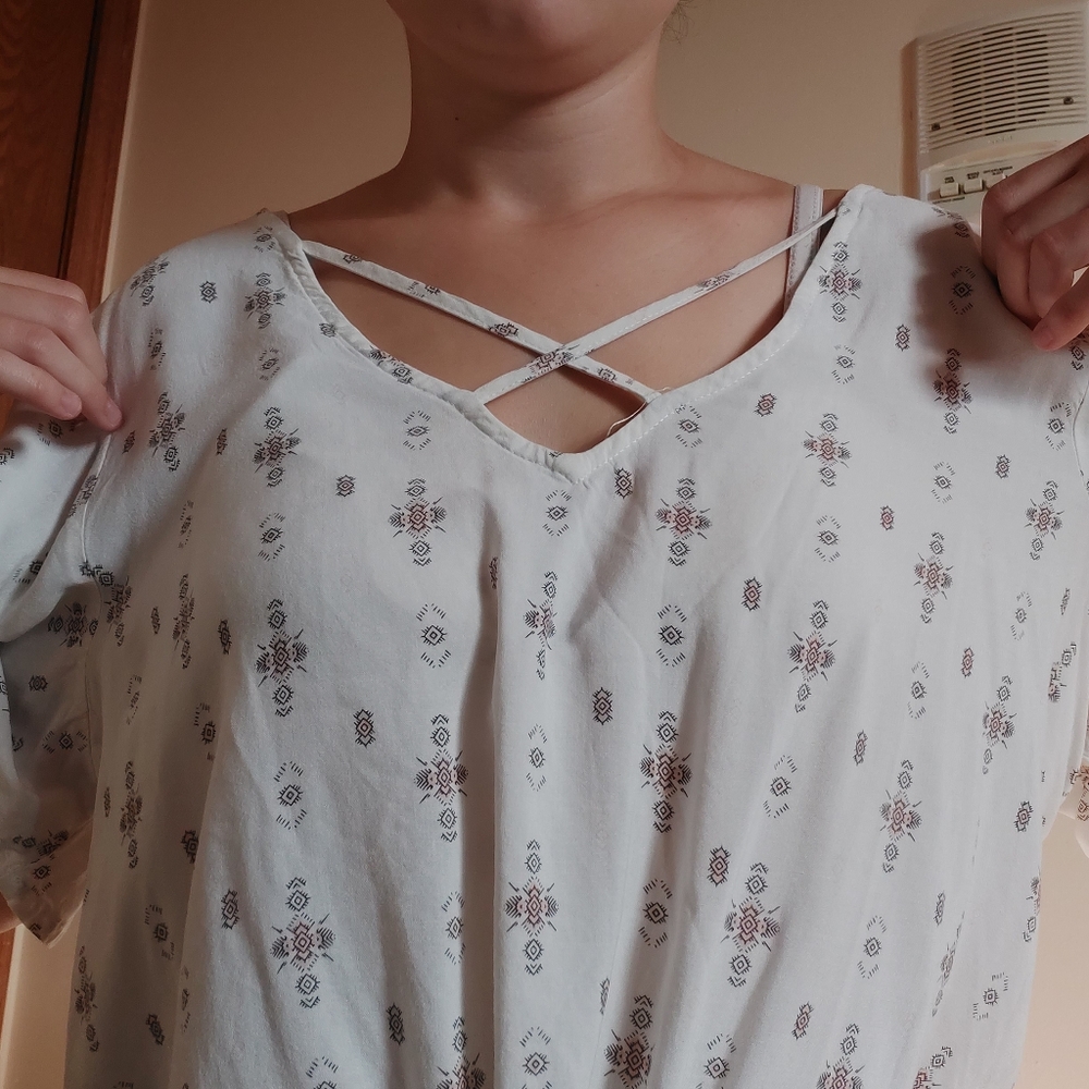 Patterned Blouse - Picture 7 of 7